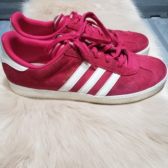 gazelle collegiate burgundy